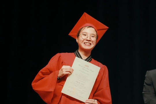 Cô gái Đà Lạt tốt nghiệp xuất sắc ở ngôi trường toàn 'học bá'