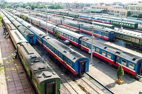 Đường sắt Việt Nam quá lạc hậu, muốn thay đổi phải làm đường sắt cao tốc