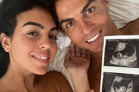 Cưng vợ, yêu con như Cristiano Ronaldo chuẩn bị đón cặp song sinh 