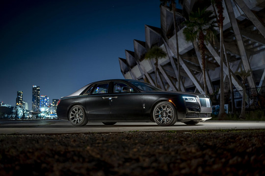 Rolls-Royce Ghost có thêm phiên bản Black Badge, mang tới trải nghiệm hạng sang huyền bí