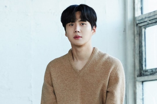 Phóng viên tiết lộ Kim Seon Ho từng định từ bỏ sự nghiệp