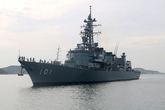 Tàu hộ vệ Nhật Bản thăm cảng quốc tế Cam Ranh