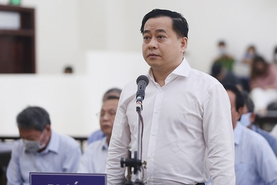 Đang xét xử Phan Văn Anh Vũ trong vụ án đưa hối lộ 5 tỷ đồng