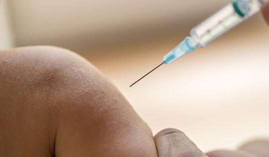 Sở Y tế Hà Nội thông tin chính thức về sự cố tiêm nhầm vaccine cho 18 trẻ từ 2 - 6 tháng tuổi ở Quốc Oai