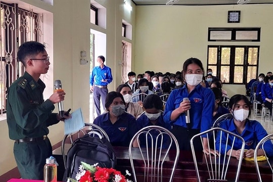Huế: Tuyên truyền kiến thức về biên giới, biển đảo cho học sinh dân tộc thiểu số