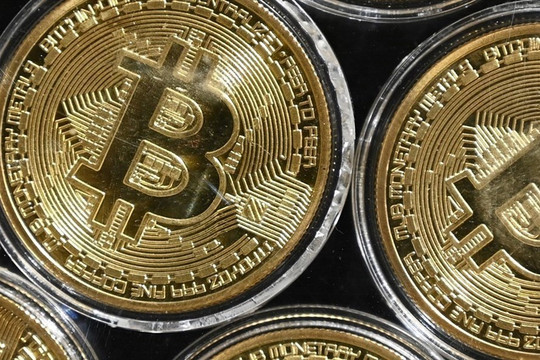 Vừa hồi giá đã tụt dốc, ôm Bitcoin trong nỗi lo sợ