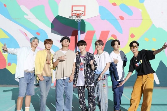 Netizen Hàn liệt kê những idol nam hiếm hoi thực sự sở hữu 'hit quốc dân': BTS vẫn bị phản đối nhiều nhất khi có đến 2 ca khúc được liệt kê