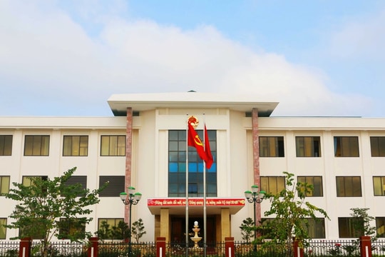 Bí thư huyện Cô Tô bị đình chỉ công tác sau đơn tố cáo hiếp dâm
