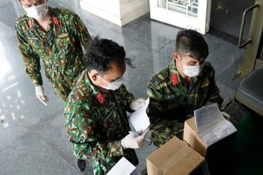 Tưởng niệm 23.000 nạn nhân Covid-19: Vết sẹo khó lành, tình người xoa dịu!