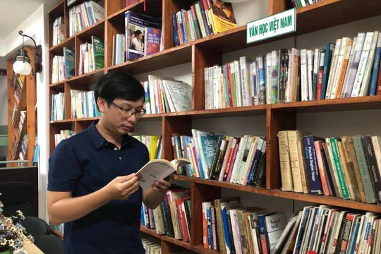 Thầy giáo trẻ Đà Nẵng mở thư viện, dạy miễn phí cho học sinh khó khăn