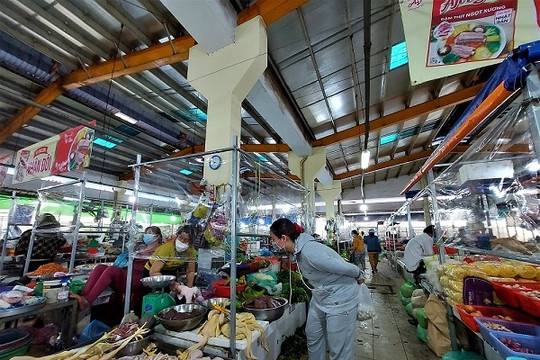 Mở lại 180 chợ truyền thống, hơn 3.000 tấn hàng đổ về đầu mối