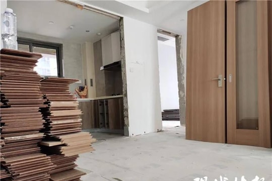 Chưa kịp về ở, gia chủ tá hoả khi căn hộ hàng chục tỷ đồng bị đập phá