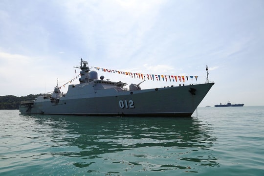 Chiến hạm 012 tới “Đất nước vạn đảo” tham gia diễn tập Hải quân ASEAN - Nga
