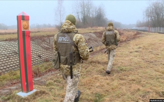 Ukraine bắt đầu chiến dịch đặc biệt, hàng nghìn binh sĩ kéo đến gần biên giới Belarus