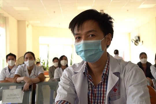 Lãnh đạo Bệnh viện Tuệ Tĩnh: "Đã tìm được nguồn trả lương cho y, bác sĩ"