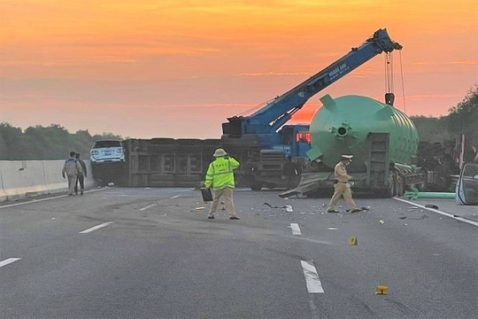 Tai nạn liên hoàn trên cao tốc Hà Nội – Hải Phòng