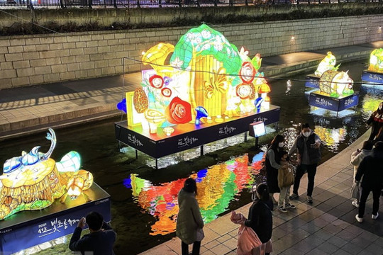 Vẻ đẹp rực rỡ của Lễ hội đèn lồng thường niên Seoul 2021