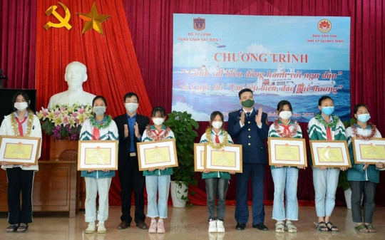 Bộ Tư lệnh Vùng Cảnh sát biển 1 tổ chức cuộc thi ‘Em yêu biển, đảo quê hương’ tại Quảng Ninh