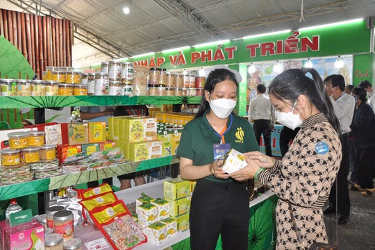 TP.HCM: chợ Bình Điền hoạt động 100%, doanh nghiệp đưa hàng hóa vào TP.HCM bán Tết