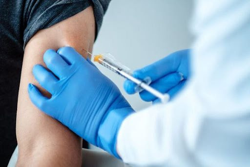 Sốc phản vệ với vaccine COVID-19: Ở Mỹ, tiêm 10 triệu liều, không có ca nào tử vong