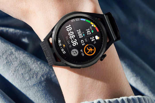 Chọn smartwatch chạy bộ: Huawei Watch GT Runner hay Garmin Forerunner 245 Music?