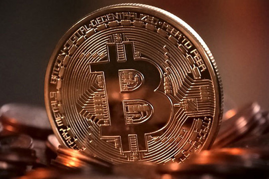 Bitcoin chơi trò tàu lượn, rớt xuống đáy sát 51.000 USD