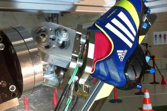 Lý do bất ngờ Adidas đóng cửa nhà máy sử dụng robot tại Đức, sang Việt Nam