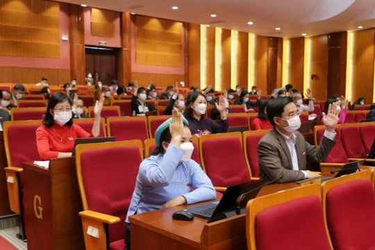 Bãi nhiệm tư cách đại biểu HĐND đối với Bí thư Cô Tô Lê Hùng Sơn
