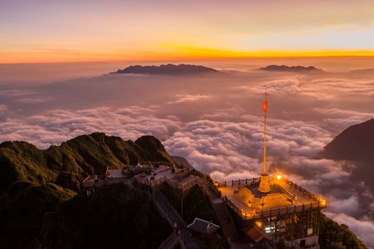 Lên Sa Pa săn mây, ngắm hoa anh đào