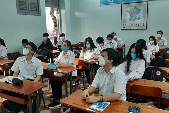 Hơn 90% học sinh TP.HCM trở lại trường trong ngày đầu học trực tiếp