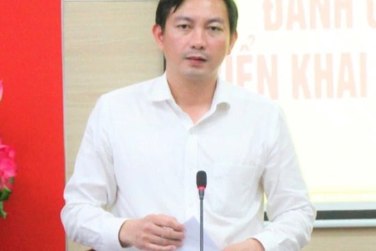 Khai trừ Đảng Bí thư huyện Cô Tô "quan hệ bất chính với nhân viên"