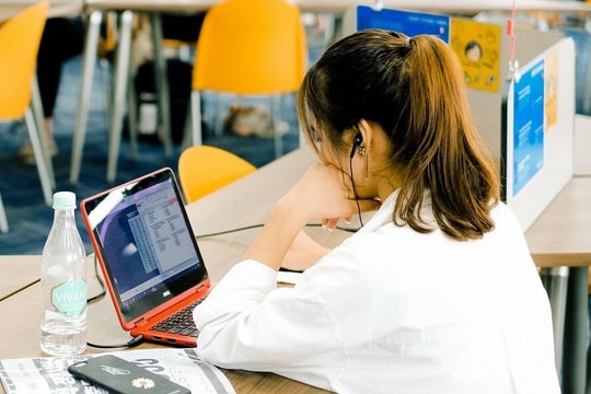 Trường đại học đầu tiên cho sinh viên chọn học trực tiếp hoặc trực tuyến
