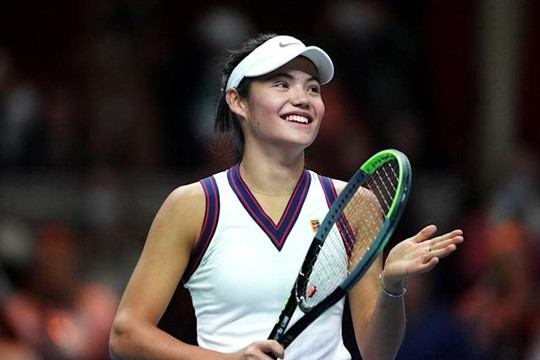 Nhà vô địch US Open Emma Raducanu dương tính với COVID-19