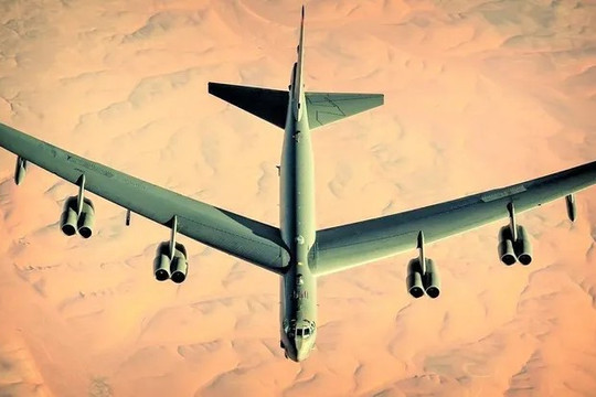 Hoa Kỳ nghiên cứu thử nghiệm tích hợp vũ khí siêu thanh trên máy bay ném bom B-52