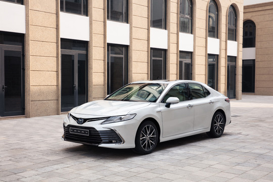 Giá lăn bánh Toyota Camry 2022 vừa ra mắt Việt Nam