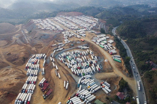 Hơn 4.500 xe hàng chôn chân ở cửa khẩu Lạng Sơn: Bộ Công Thương có giải pháp gì?
