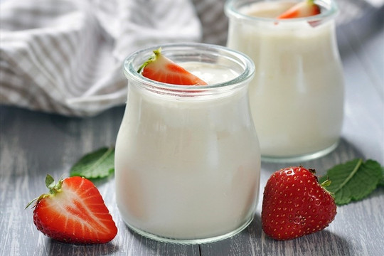 6 thực phẩm ăn kèm sữa chua giúp giảm cân