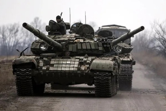 Xe tăng Ukraine tiến vào ngoại ô Donetsk, không gặp phải sức kháng cự nào đáng kể