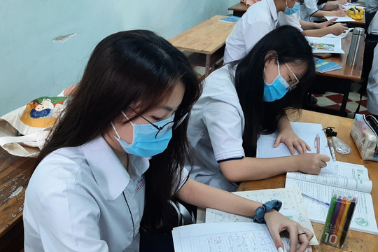 TP.HCM phát hiện 40 học sinh mắc COVID-19 sau hai tuần học trực tiếp