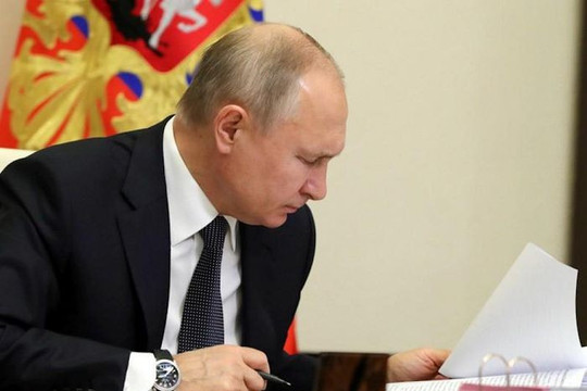 Ông Putin ký luật mới, không cho phép có 'tổng thống' nào khác ở Nga