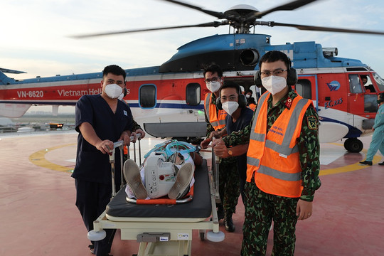 Trực thăng đáp trên nóc bệnh viện, huấn luyện cấp cứu đường không ở TPHCM