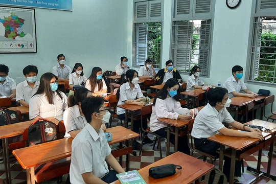 TP.HCM cho học sinh lớp 7, 8, 10 và 11 đi học trở lại từ ngày 4/1