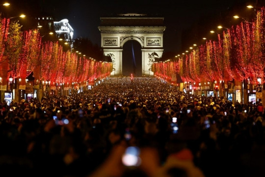 Nước Pháp năm 2022: Thời khắc mới, hy vọng mới