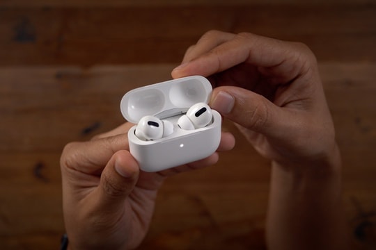 AirPods Pro 2 sẽ hỗ trợ nhạc Lossless và hộp sạc phát ra âm thanh