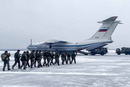 Phi đội bay giúp Nga điều lực lượng xoay chuyển tình thế ở Kazakhstan