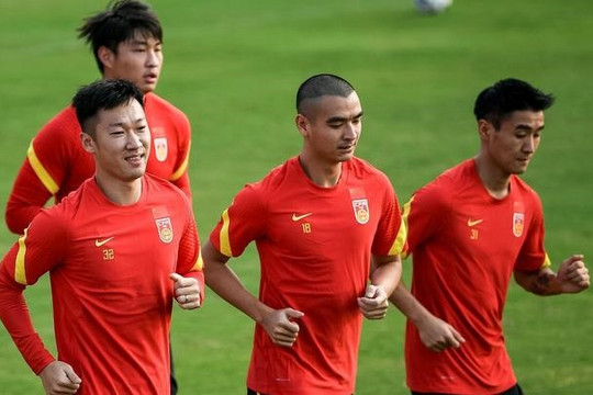 Tuyển Trung Quốc triệu tập 52 cầu thủ chuẩn bị đấu tuyển Việt Nam