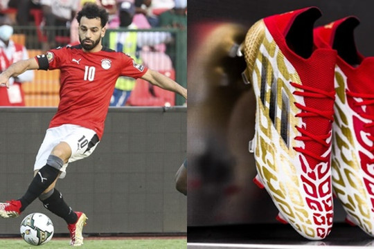 Mohamed Salah có giày "thửa" độc đáo tại AFCON 2021