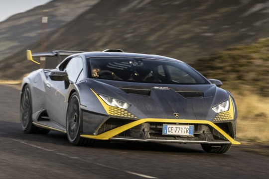 Lamborghini lập kỷ lục doanh số mới trong năm 2021