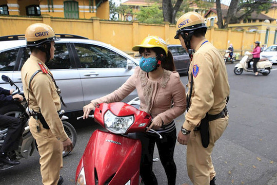Lắp biển số xe máy không đúng quy định thì bị xử phạt như thế nào?