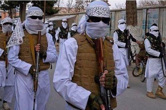 Taliban đưa quân xuống phố sau đợt bất ổn liên quan vụ bắt giữ thủ lĩnh người Uzbek